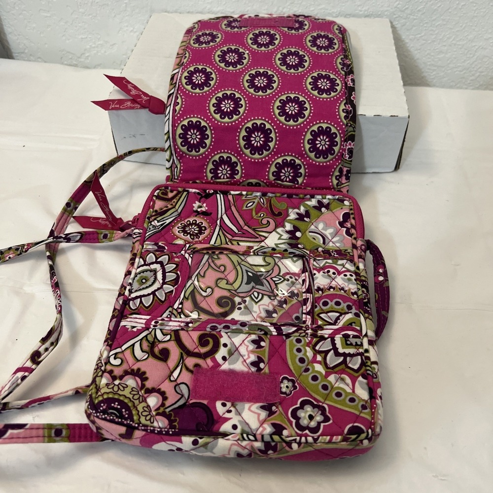 Vera Bradley Very Berry Paisley mini crossbody hipster bag 6.5 X 8.5 Floral NWOT - Picture 3 of 6